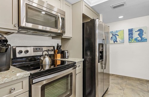 Punta Rassa Condo | Harbour Tower 115: Beach-front Beautiful, High-grade Finished Condo at SanibelHarbour Resort