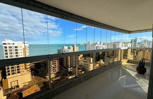 Praia do Morro Apartment | Apartment with Sea View, 3 min from the beach in Guarapari