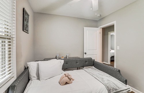 Goose Creek House | Pet-Friendly Goose Creek Home: 19 Mi to Charleston