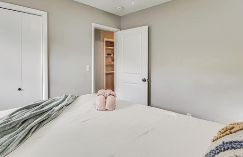 Goose Creek House | Pet-Friendly Goose Creek Home: 19 Mi to Charleston