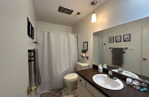 Delaware County Apartment | Two Bedroom Fully Furnished with Amenities. 1 Car Garage.