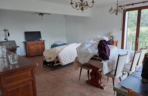 Castellar House | Location Vacance Entre Montagne et mer