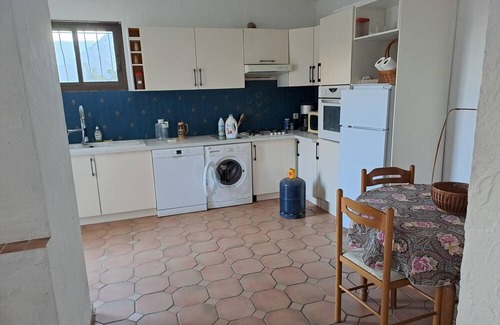 Castellar House | Location Vacance Entre Montagne et mer