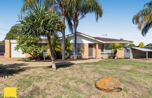 Balga House | Short term rental Girrawheen