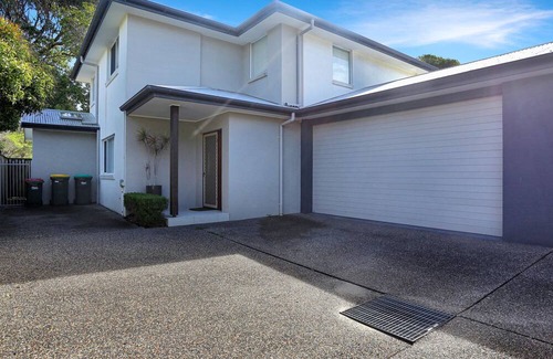 Hawks Nest House | Bennett’s Beach Townhouse