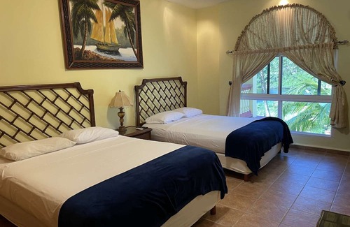 San Juan House | Lagoon Hotel (free breakfast)