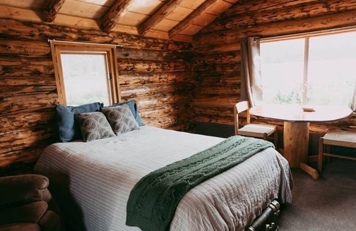 Trapper Creek House | Lake View Primitive Cabin-HCRL