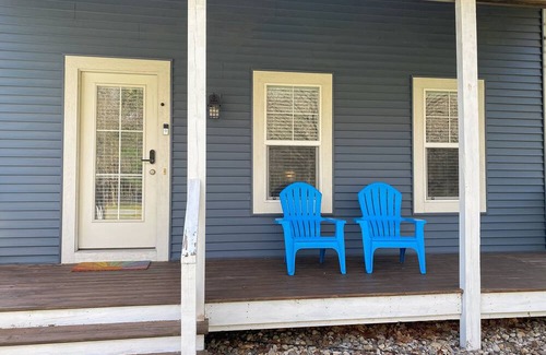 South Haven House | Charming house four blocks from Lake MI, with screened porch, yard games, & AC