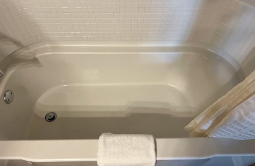 Buechel Apartment | Louisville 1 bedroom fully furnished apartment!