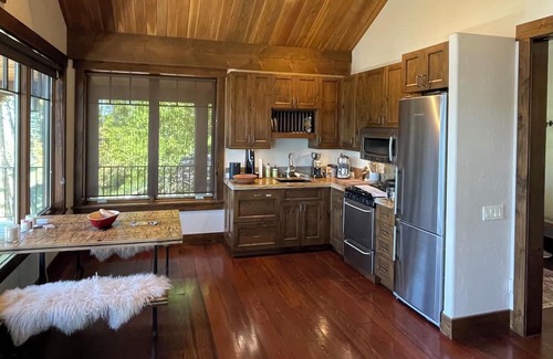 Whitefish House | Beautiful Secluded well built home 12 min from town and 30 min from Glacier NP