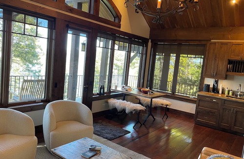 Whitefish House | Beautiful Secluded well built home 12 min from town and 30 min from Glacier NP