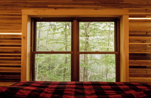 Hancock Apartment | The Massive and Magical Treehouse @ Vermont ReTREEt