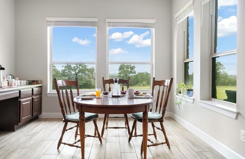 Willow City Bed & Breakfast | Porter Haus: Wildflower | 1/1 King Suite, Breakfast Provided