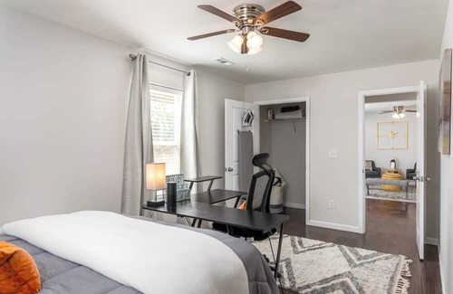 Dacula House | Luxurious Suite with 5-Star Amenities and Prime Location!