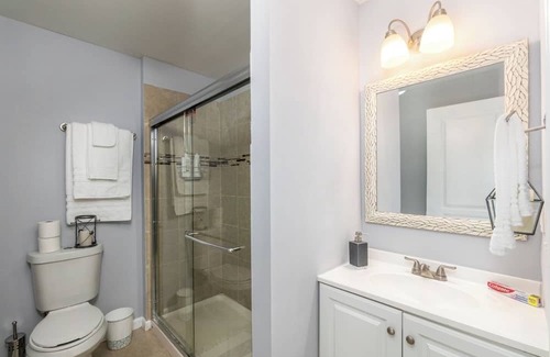 Dacula House | Luxurious Suite with 5-Star Amenities and Prime Location!