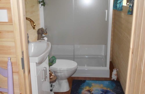 Hambleton Cabin | Charming 1-Bed Lodge close to Blackpool/Cleveleys