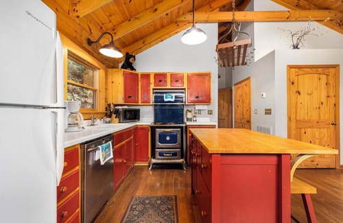 Unicoi County Apartment | Cozy cabin stay when you raft the * Nolichucky River *