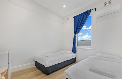 Leichhardt Apartment | MetaWise Sydney inner City Twin Bed Share Room