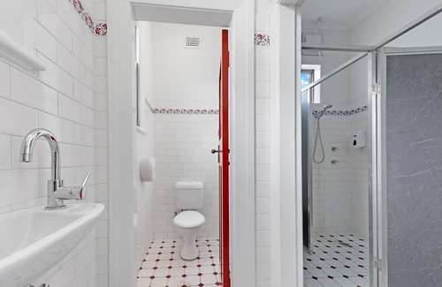 Leichhardt Apartment | MetaWise Sydney inner City Twin Bed Share Room