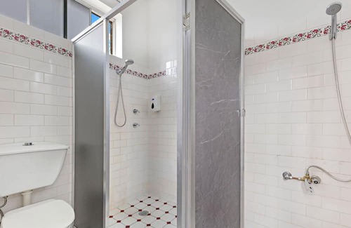 Leichhardt Apartment | MetaWise Sydney inner City Twin Bed Share Room