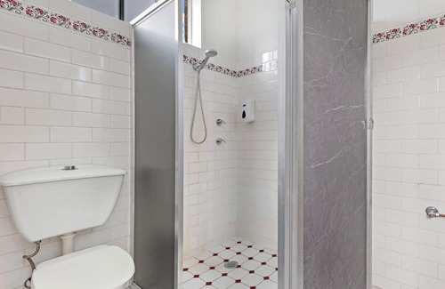 Leichhardt Apartment | MetaWise Sydney inner City Twin Bed Share Room