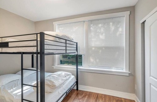 Tower Grove South House | Beautiful Tower Grove Unit, Recently Renovated 1N