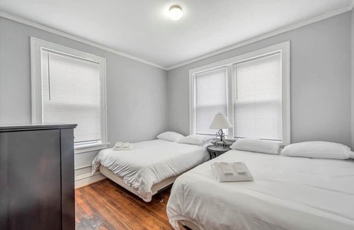 Southwest Garden House | Cozy, Beautiful, First Floor Unit in Tower Grove STL 1W