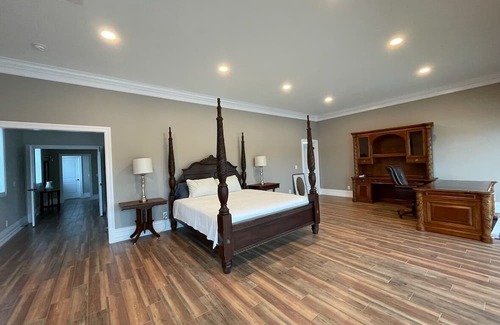 Grand River House | Thistle Marina beautiful remodeled historical building in Grand River, OH