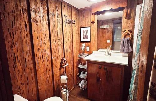 Highlands Other | Charming and cozy Rustic farmhouse . Centrally located !