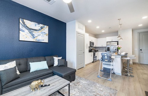 Lewisville Apartment | Elegant Lakeside 1BD: Pool, Gym & Cozy Workspace