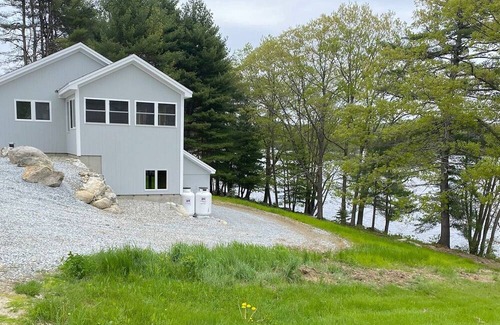 Newcastle House | Stafford Circle Cottage- Enjoy peaceful views of Damariscotta Lake