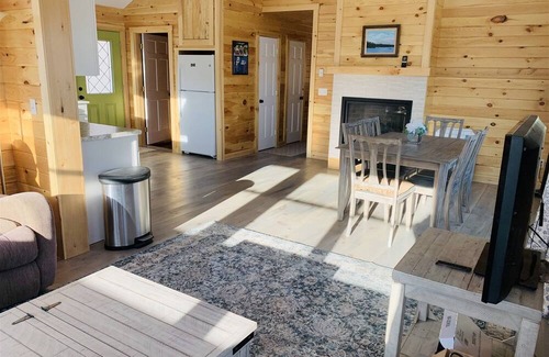 Newcastle House | Stafford Circle Cottage- Enjoy peaceful views of Damariscotta Lake