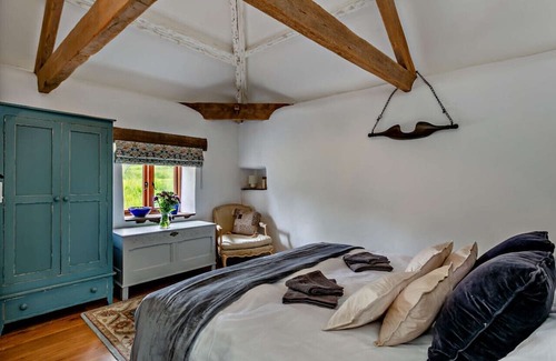 Exbourne House | Town Living Farm - Threshing Barn