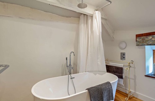 Exbourne House | Town Living Farm - Hayloft