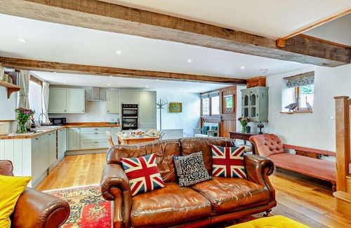 Exbourne House | Town Living Farm - Hayloft