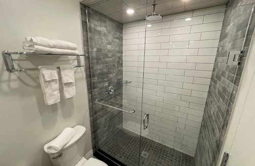 Grand Bend Apartment | Coastal Suites (Room 2) , Grand Bend