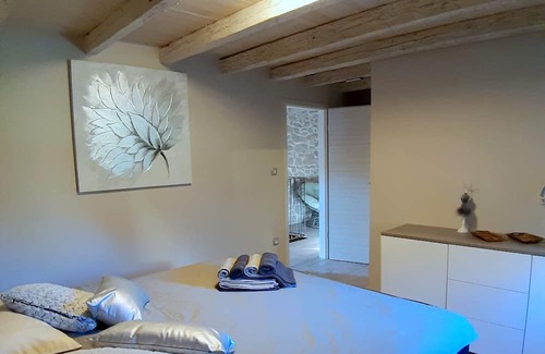 Ripenda Verbanci Villa | Homerez - Elegant Villa in Ripenda Verbanci with Pool