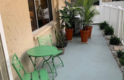 Tanglewood House | Quiet 3 BR townhome near downtown St.Pete and beaches. Loaded with Amenities.