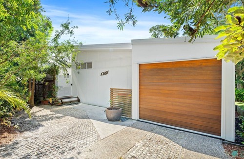 Point Lookout House | Straddie Glasshouse by Discover Stradbroke