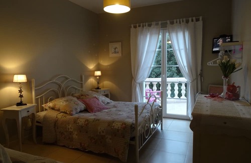 Poulx House | La Maison du Bonheur, les Cigales Avec Piscine Entre Nimes et Uzes