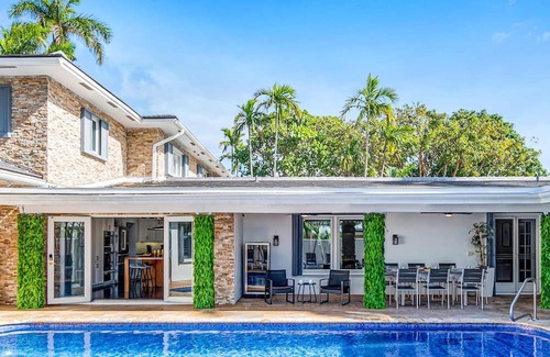 Harbor Beach House | Private Neighborhood Heated Pool Walk To Beach Lush Surroundings Harbor Key