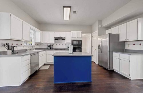 Cumming House | Stunning 4B House 2 min to Green Harvest/Shops #41937