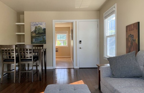 North Bend Apartment | Modern 1 br over Downtown - Walkable - Fast WiFi