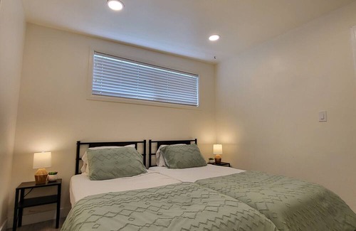 Taylorsville House | Lovely 3 bedrooms rental unit at SLC valley center