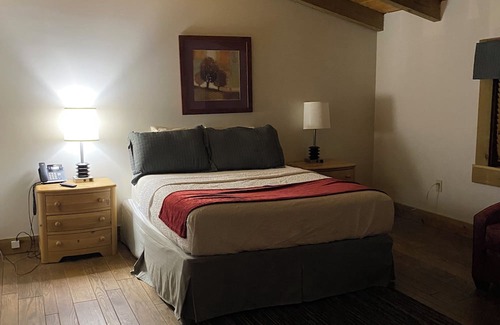 Spotsylvania Cabin | Lakefront resort with pools, kayak, tennis courts, campfire…