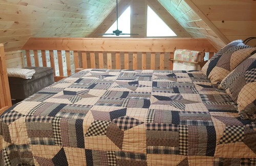 Nelsonville Cabin | The perfect location for the Hocking Hills, or Scenic Railway, of Nelsonville.