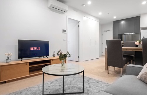 Footscray Apartment | This apartment is a 2 bedroom(s), 2 bathrooms, located in Footscray, VIC.