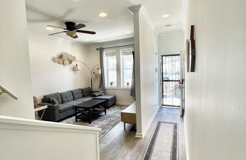 Spruce Hill House | UPenn & Academic Escape - Private Bathroom