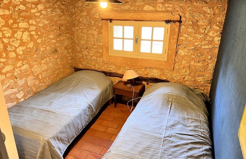Monflanquin House | Holiday Home 'Gite Triguedina 6 Personnes Piscine' with Private Pool, Private Terrace and Wi-Fi
