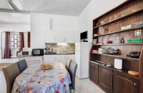 Colmeal Apartment | Studio Apartment 'Holiday Home Medronhal Faro' with Mountain View, Wi-Fi and Air Conditioning